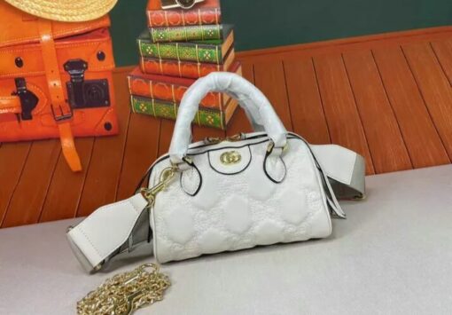 White Gucci small bag in GG quilted leather with gold hardware and Double G logo