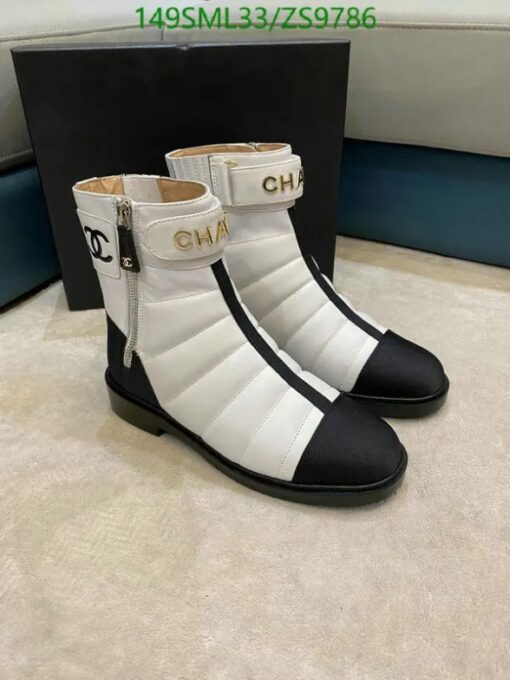 Chanel Mid-Heel Boots ZS97 in Cowhide and Sheepskin in in white