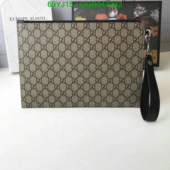 Gucci GG Supreme Bee Print Pouch Clutch Bag AAAA GGB0423