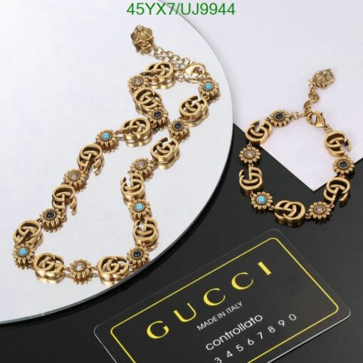 Gucci GG Flower Gold Bracelet UJ9944 Replica