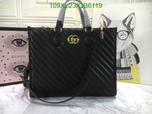 Gucci faux Handbag Marmont Bag in Black Leather