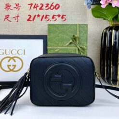 Faux Gucci Blondie Small Shoulder Bag in black.