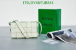 Replica Bottega Veneta White Lambskin Cassette Bag in Intrecciato Weave