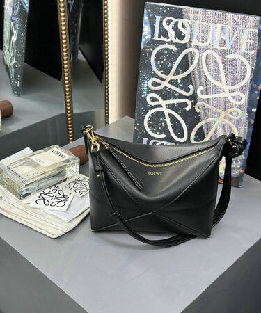 Knockoff Loewe Pouch Crafted from Black Nappa Calfskin LO067